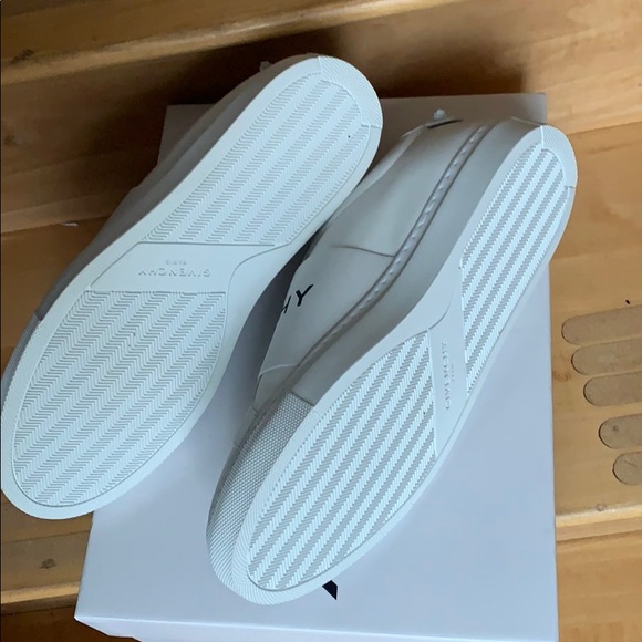 GIVENCHY  Urban Street Logo Sneakers - Picture 12 of 13